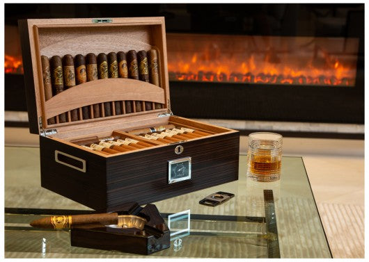 Humidor with built-in Display in Lid. FREE SHIPPING
