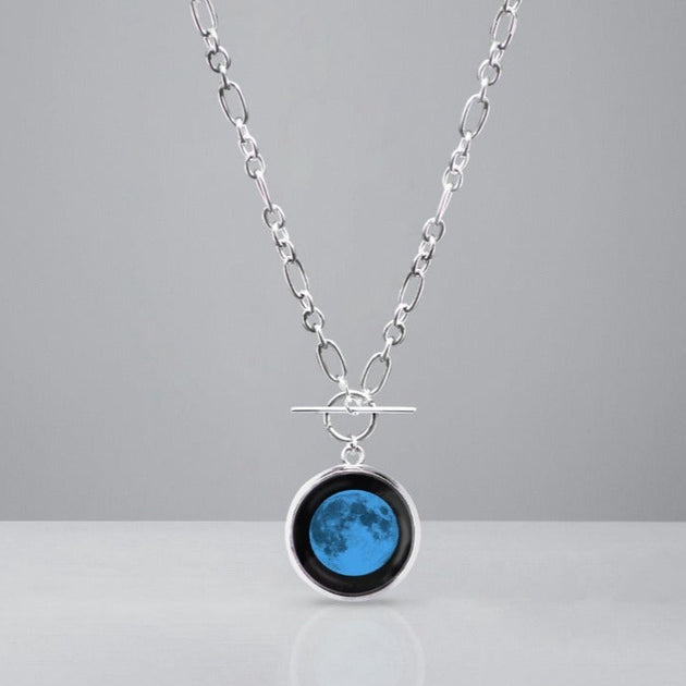 moon gleam necklace