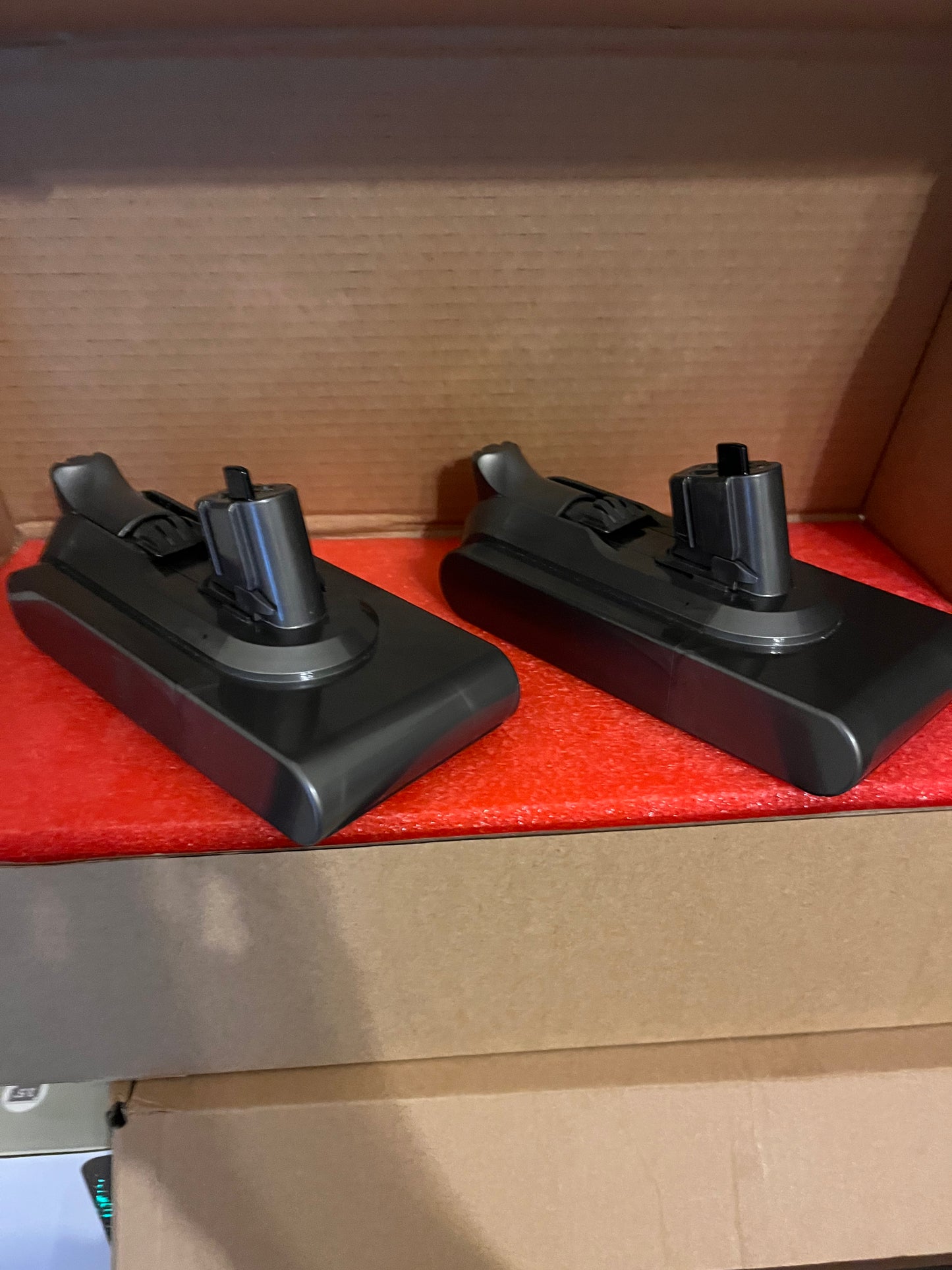 Replacement lithium-ion battery for Dyson vacuums