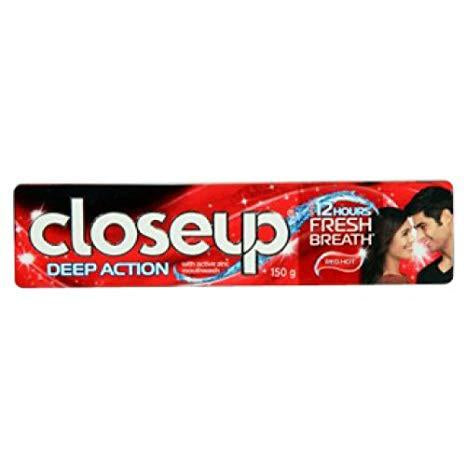 Closeup,Toothpaste Deep Action