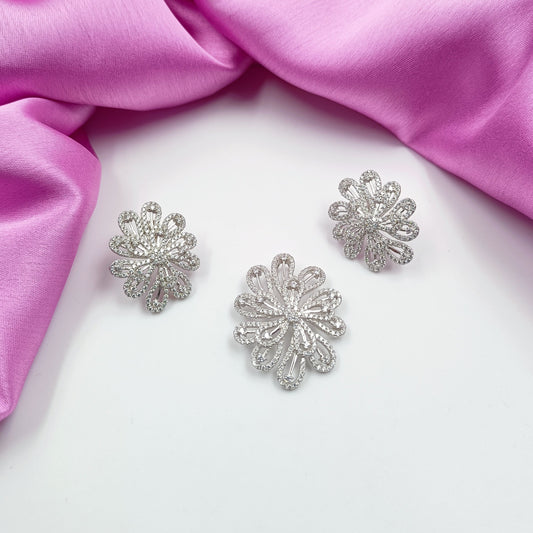 92.5 Silver Flower Design Pendent Set Shree Radhe Pearls