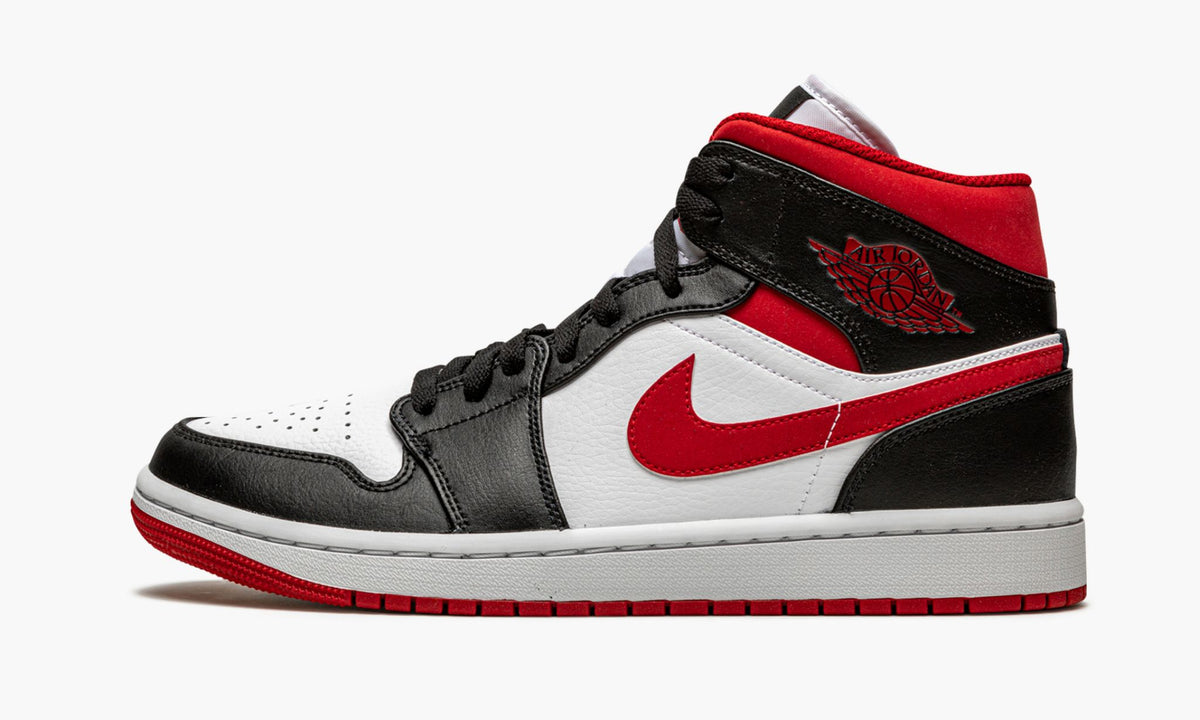 gym red black and white jordan 1