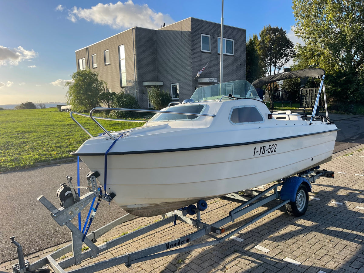 kleding stof Verrast pasta For sale fishing boat with cabin and 60 hp Evinrude E-Tec HO engine |  Outboard Outlet