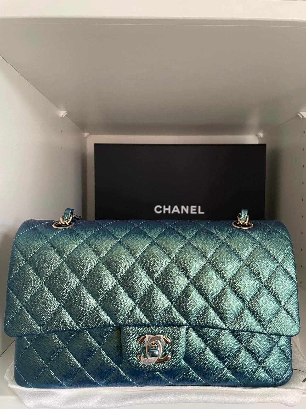 chanel iridescent green