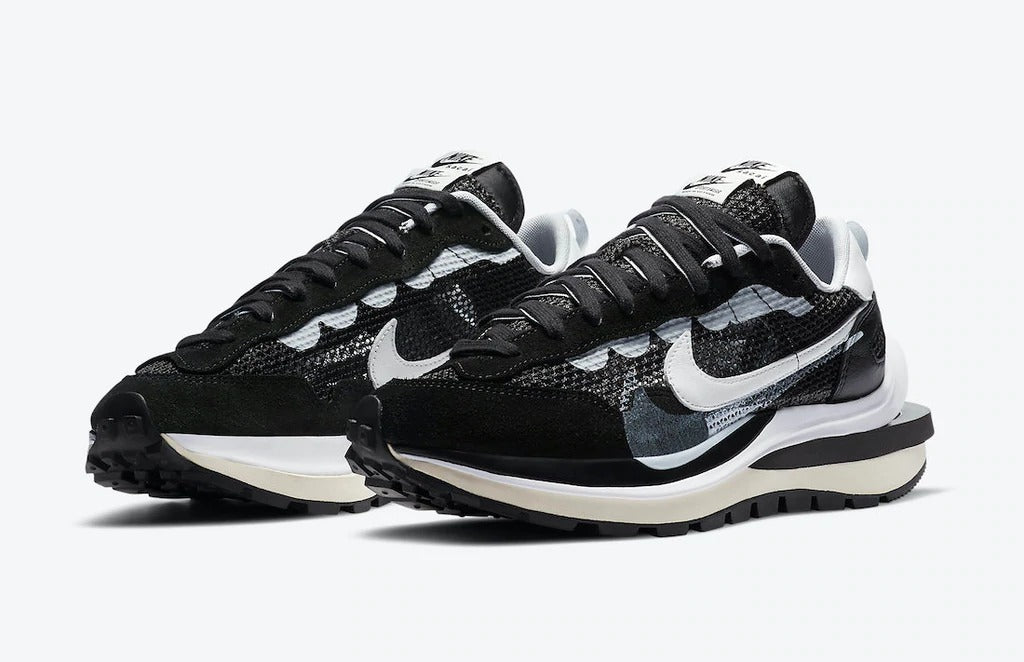 sacai x nike vaporwaffle black summit white