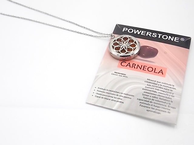 Colgante con motivo de Dríada con una piedra de Carneola