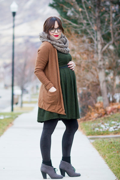 [Bump Style Approved: Pregnancy Q&A With Autumn Klair] - [Wearing Green Maternity Dress]