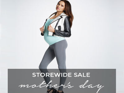 woman wearing gray maternity leggings 