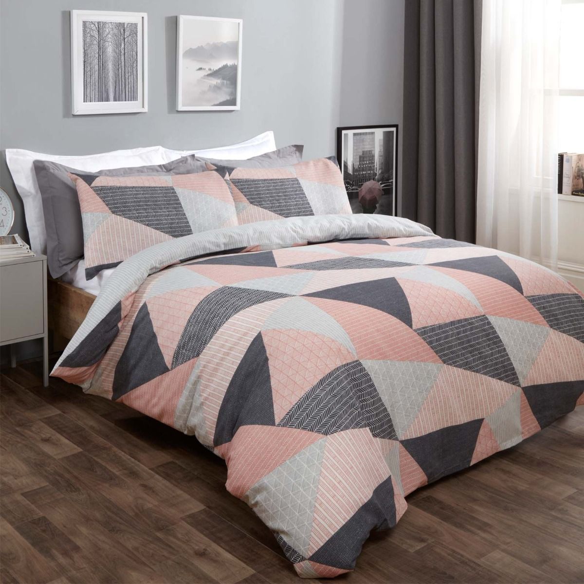 geo bedding pink