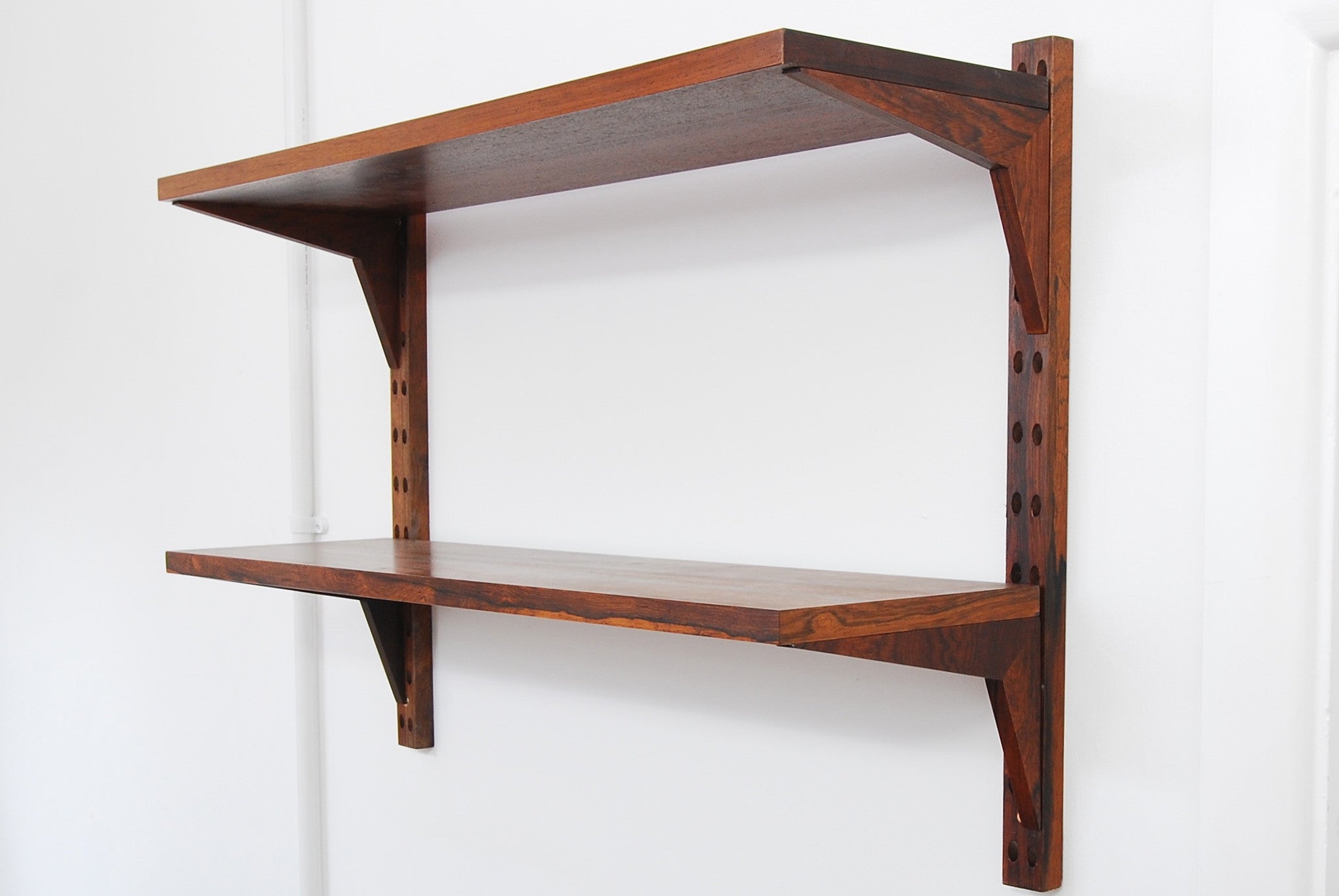 Poul Cadovius shelves