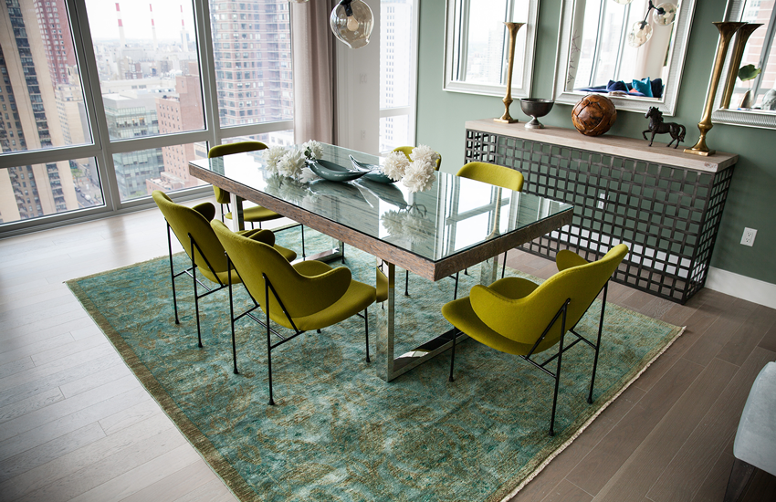 Complementary colors elevate this beautiful dining room space.