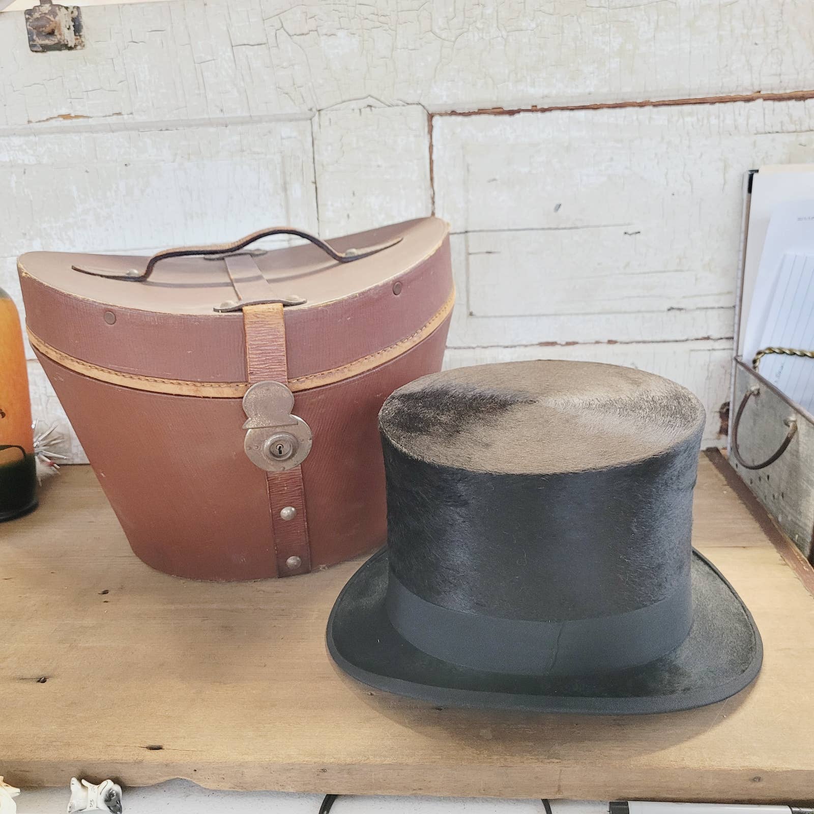 Antique LEATHER TOP HAT BOX Black Top Hat Deutsches
