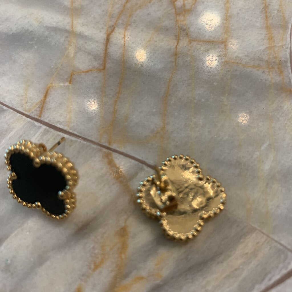 lichten verticaal Voorwaarden Van Cleef & Arpels Inspired Earrings Alhambra Black Clover and Gold –  giveandtakeconsign
