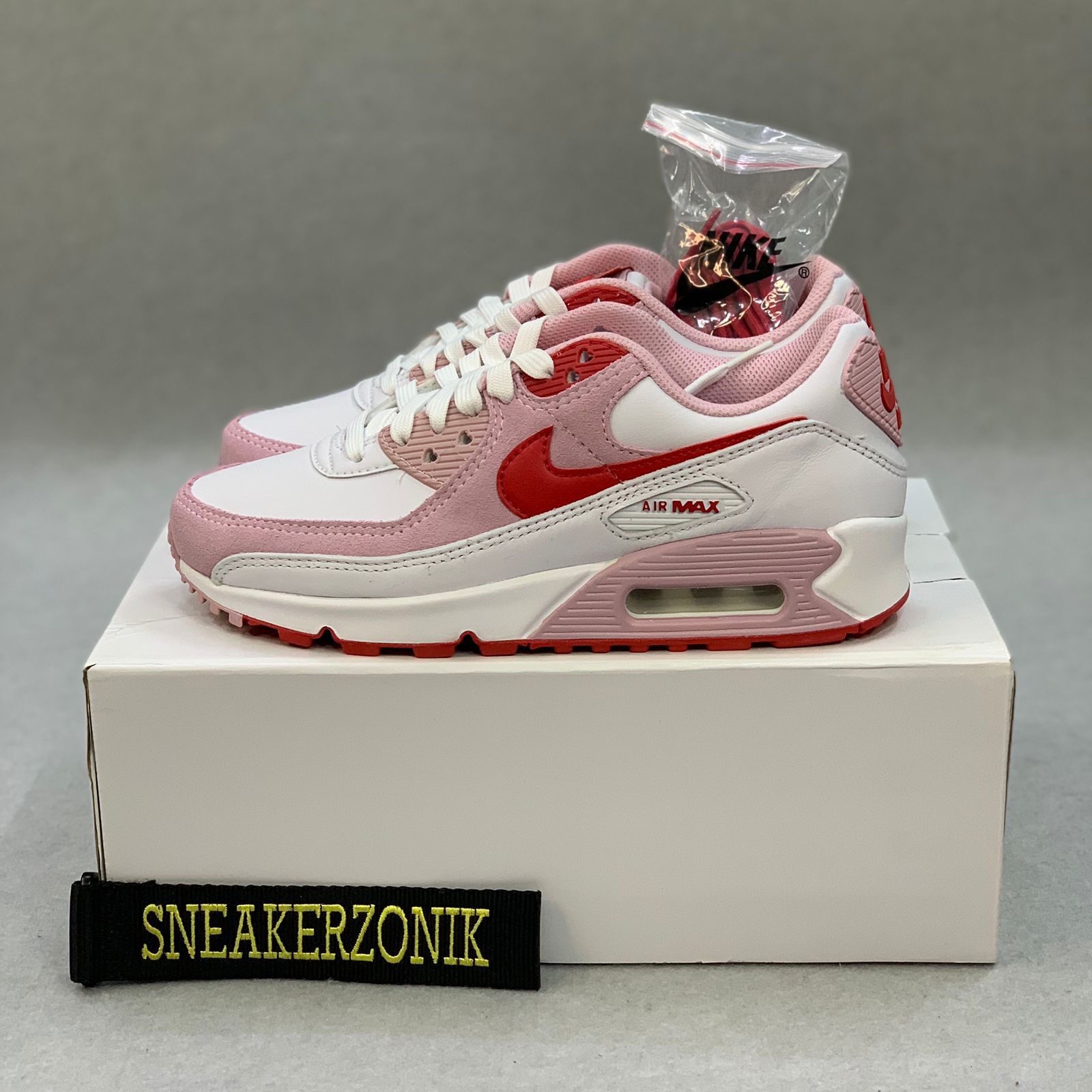 womens air max valentines day