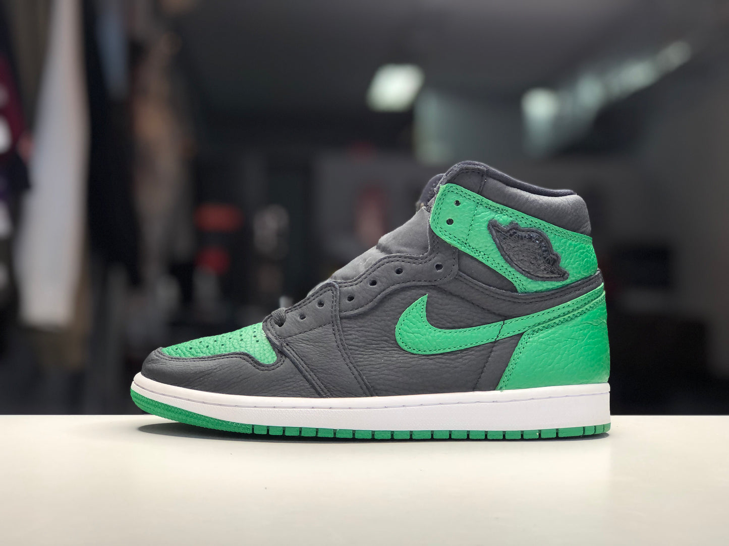 Jordan 1 Pine Green size 8