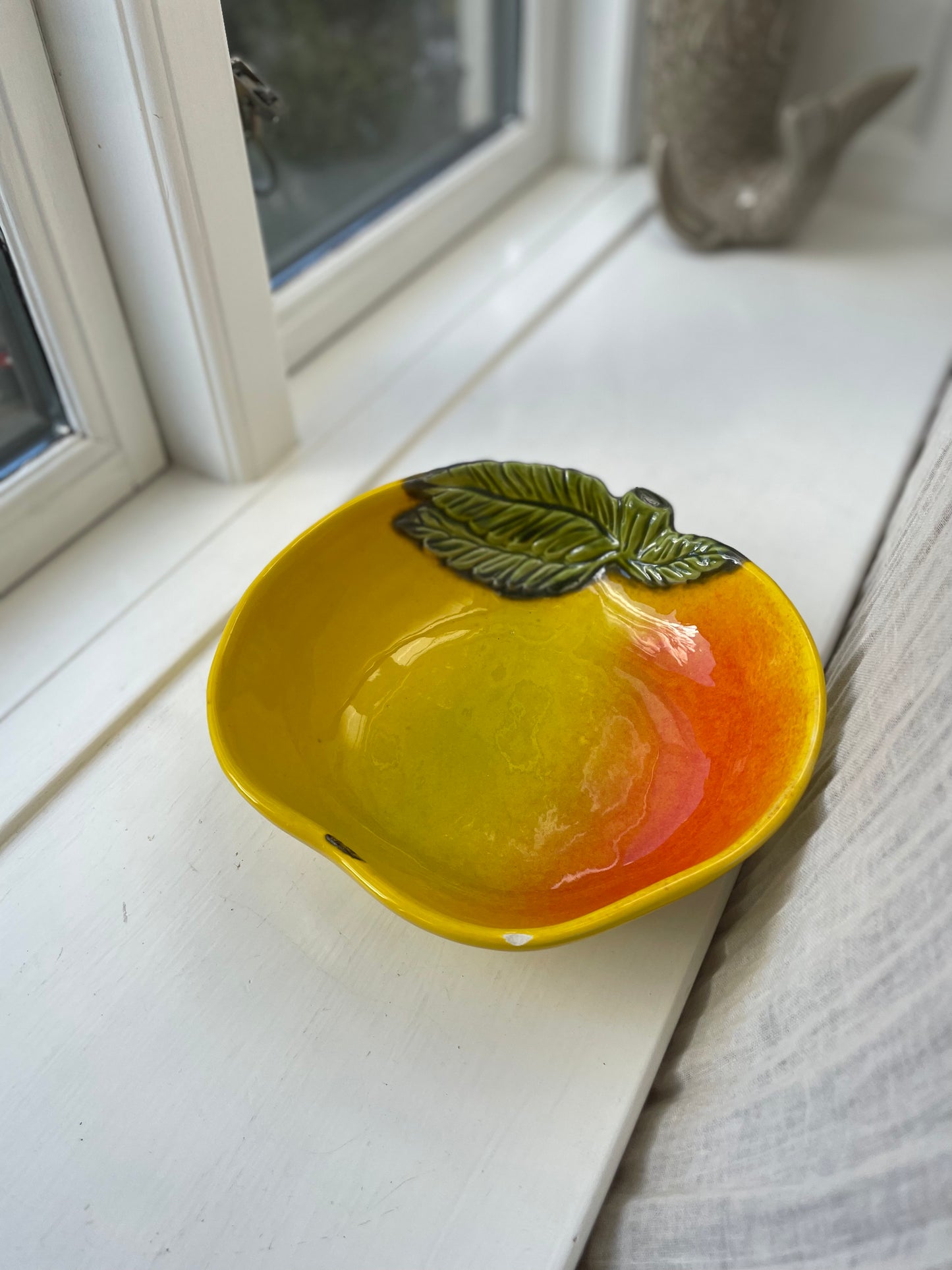 Apple bowl
