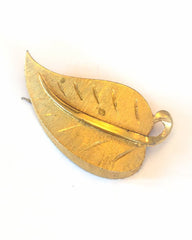 Retro Gold Leaf Brooch 1950s Vintage Jewelry