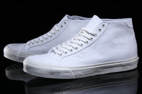 vans canvas court mid