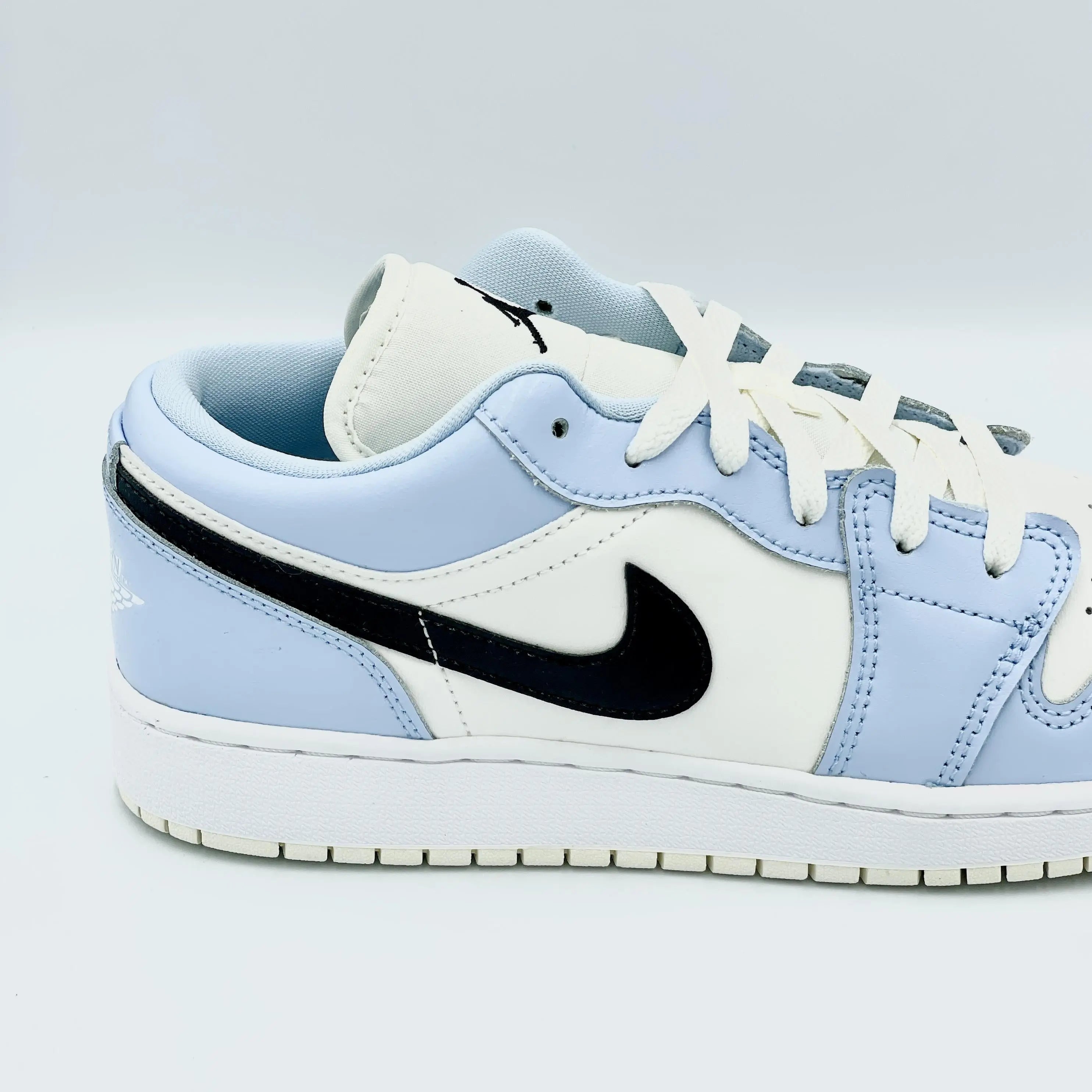 nike dunk low 'ice blue