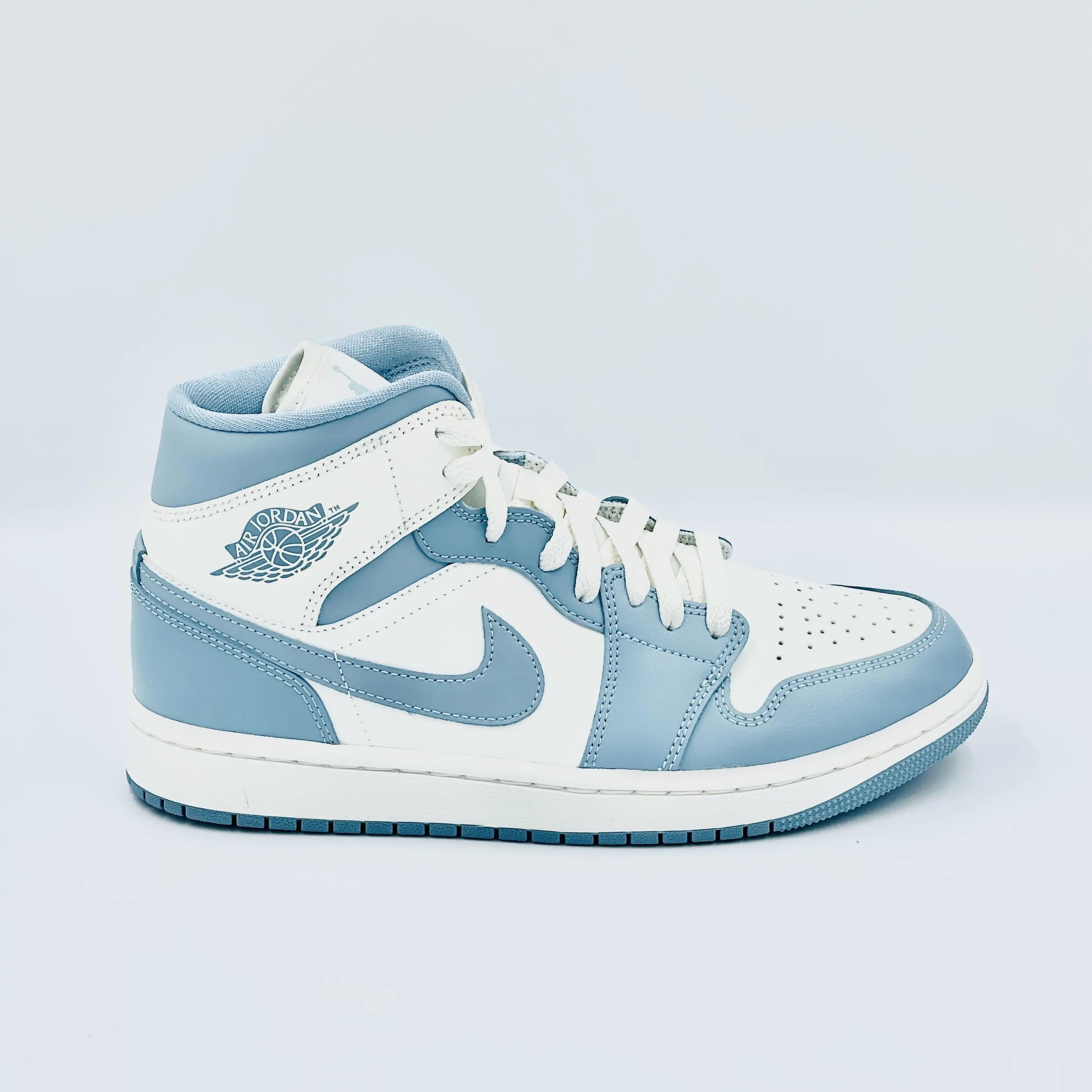 jordan 1 mid retro university blue