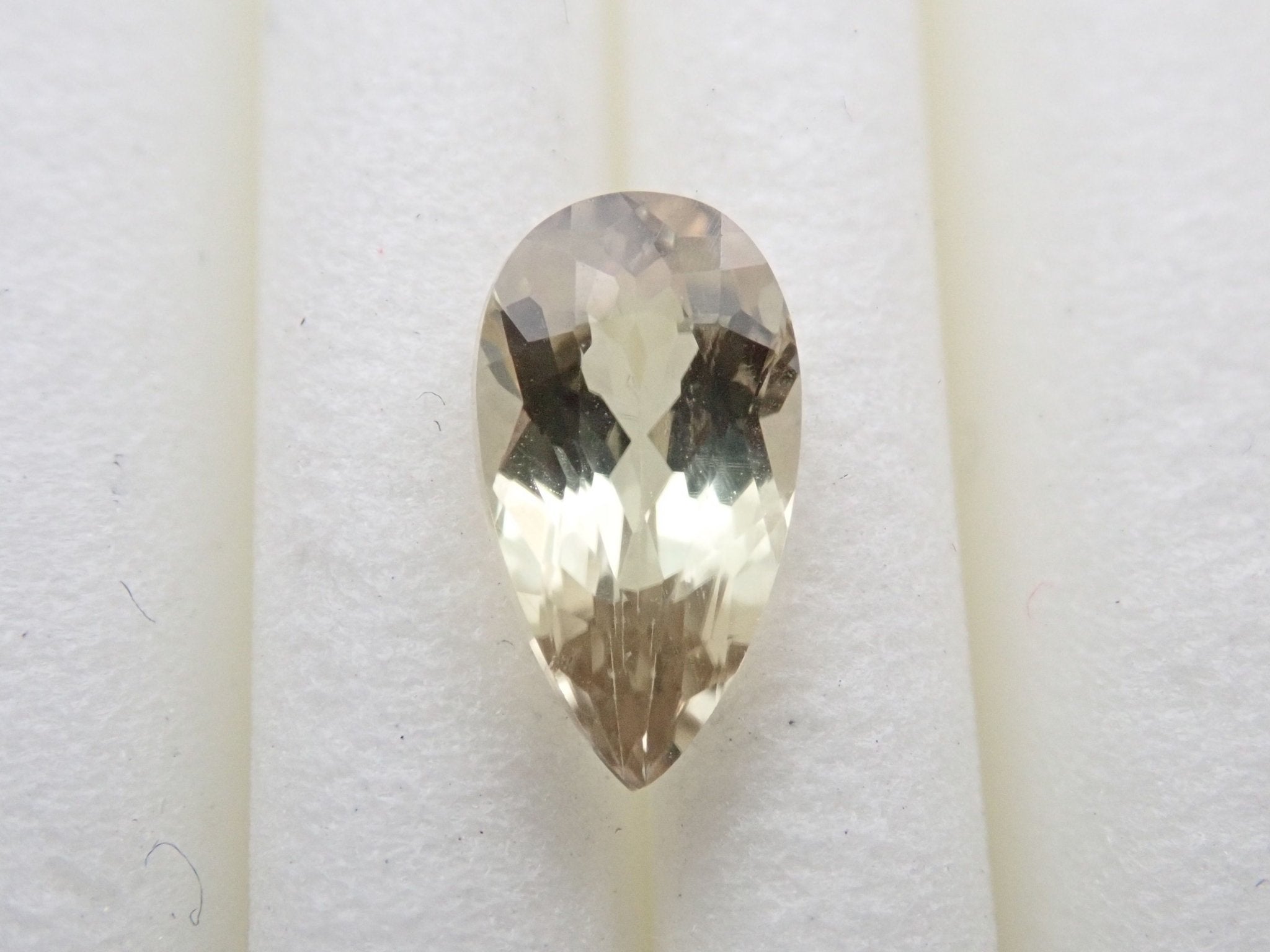 848 0.9ct カラーチェンジ スフェーン - 各種パーツ