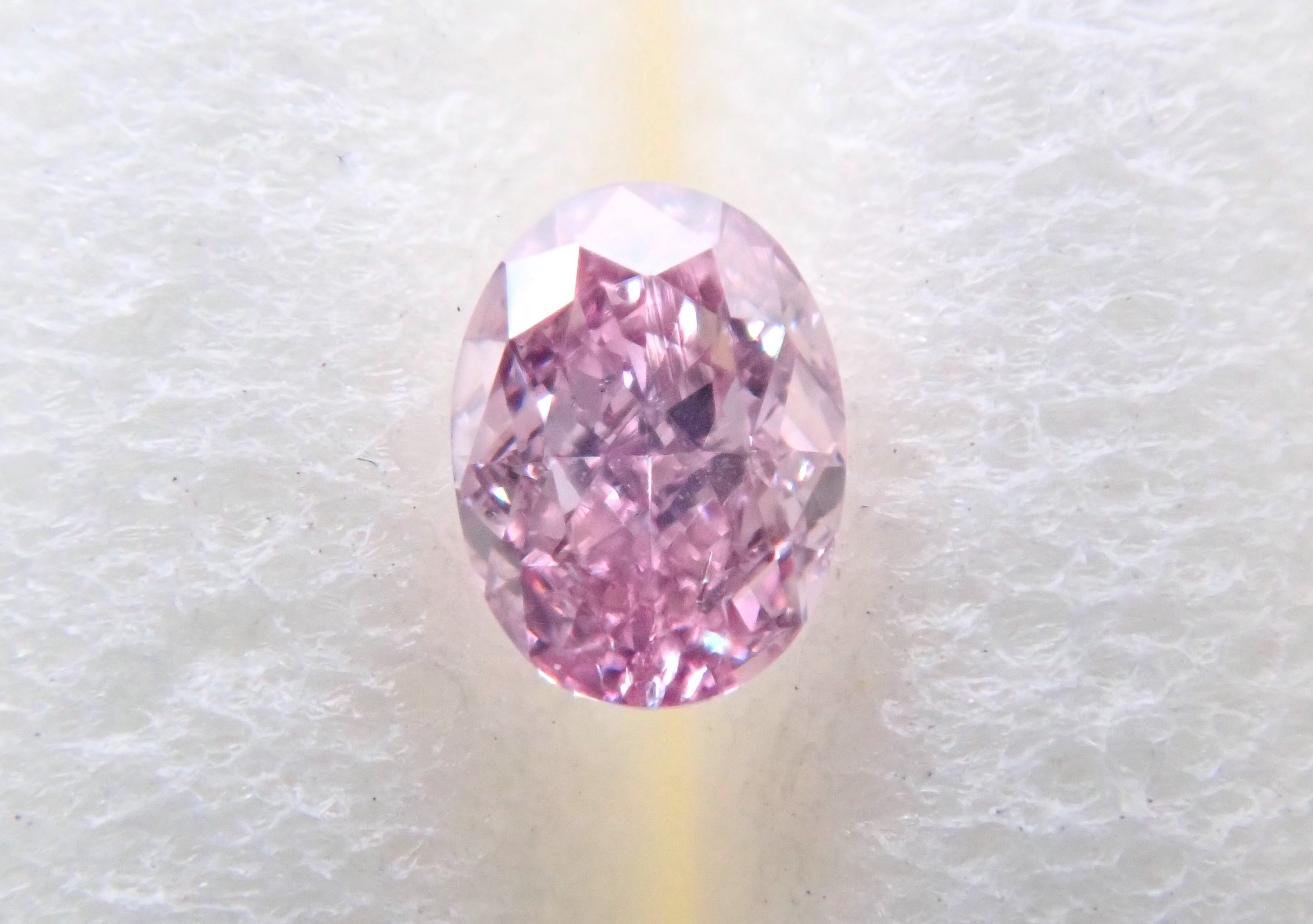 0.069ct FANCY PINK SI-1 OV 中央宝石研究所-