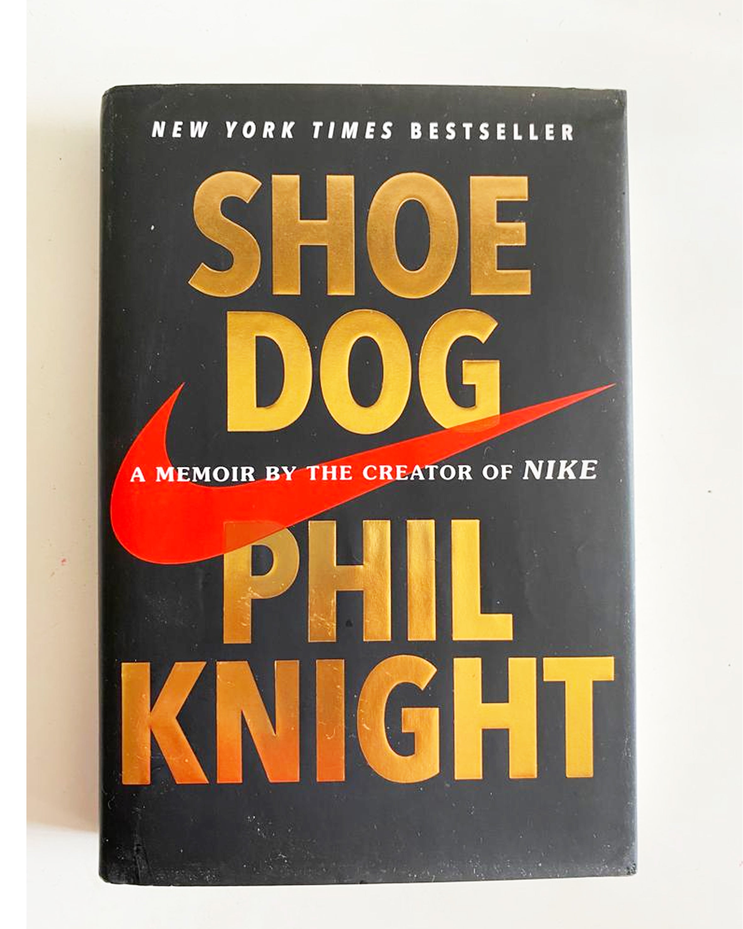 anfitrión Estadístico Perezoso Shoe Dog: A Memoir by the Creator of Nike - Phil Knight (Pasta dura) –  BooksRotation