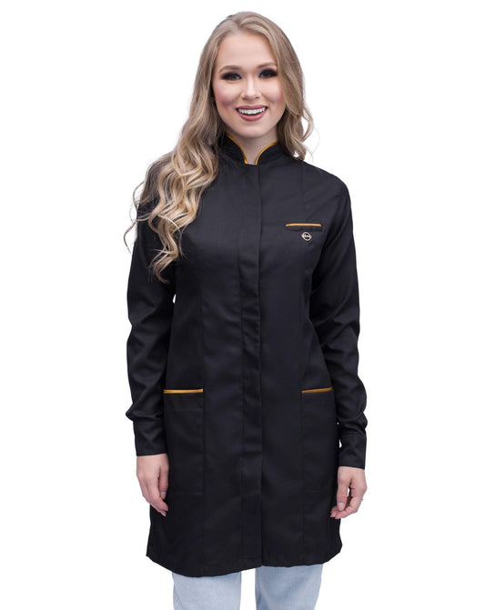 Jaleco Slim Premium Preto Com Viés Dourado - jalecos-mania Bordado, Botões Cobertos, Feminino, Gabardine Premium, Gola Padre, Jalecos, Jalecos Mania, Manga Longa, Preto, Punho Camisa