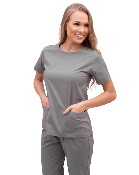 Scrub Confort Feminino Cinza Claro - jalecos-mania Algodão Com Elastano, Bordado, Cinza Claro, Feminino, Jalecos Mania, Pijama Cirúrgico, Scrubs