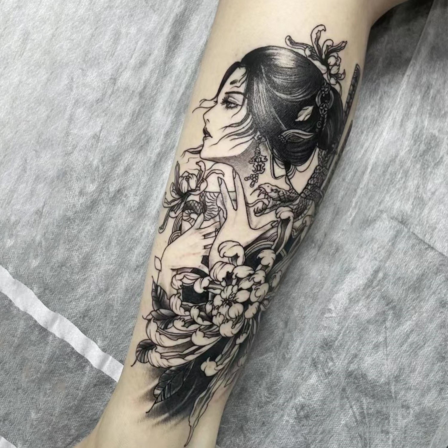2Pcs Flower Geisha Semi-Permanent Tattoo – StiCool