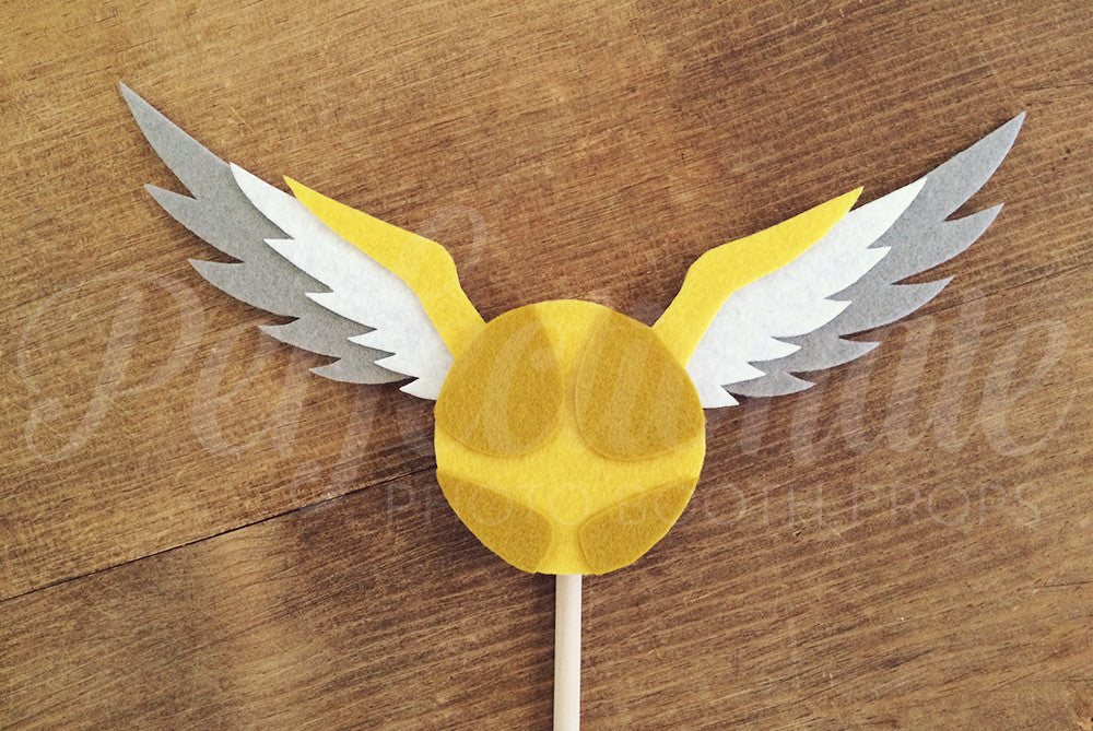 golden-snitch-prop-harry-potter-photo-booth-prop-perfectionate-props