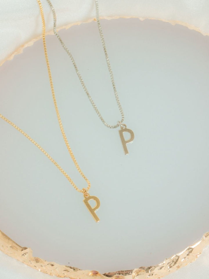 THE SLIM CHAIN P INITIAL NECKLACE