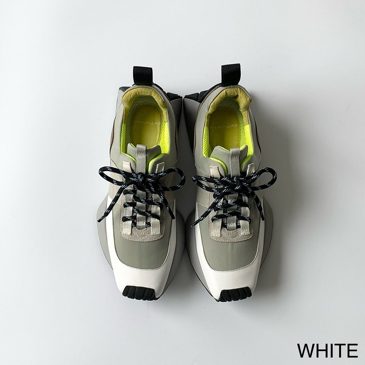 WHITE / 35 (22.5cm)