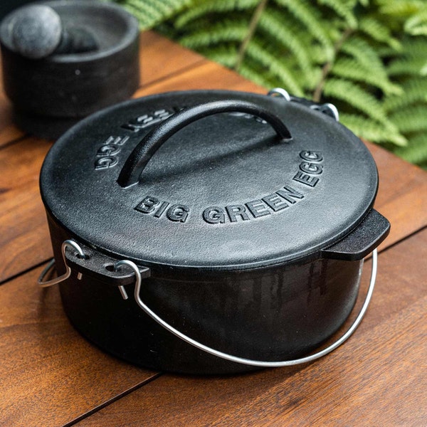 huge cast iron dutch oven