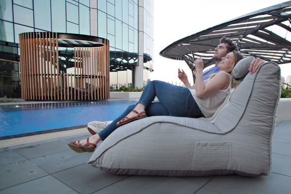 outdoor chaise lounge for 2