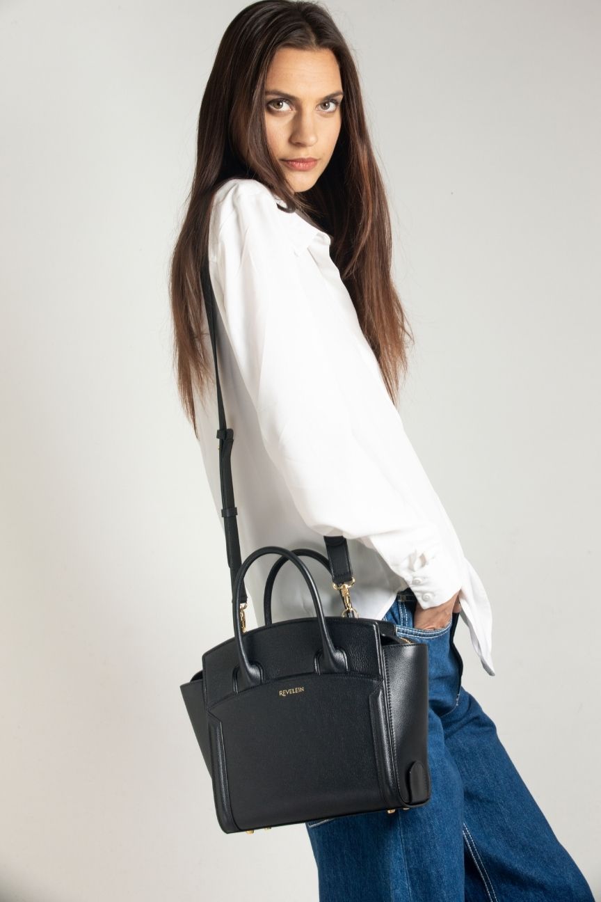Women-with-hand-bag-Feel-extraordinary-on-every-occasion