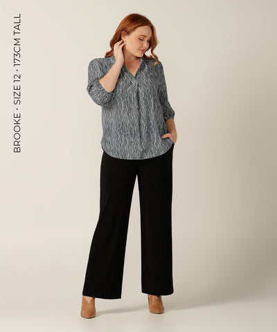 Chic Tailored Top with Collar in Breathable Fabric.