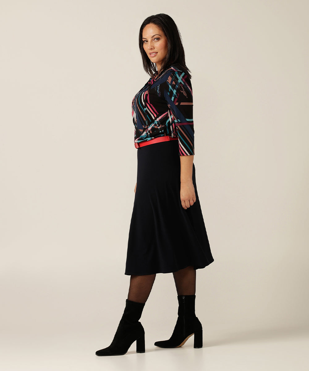 Knee-length dress with thin neck ties