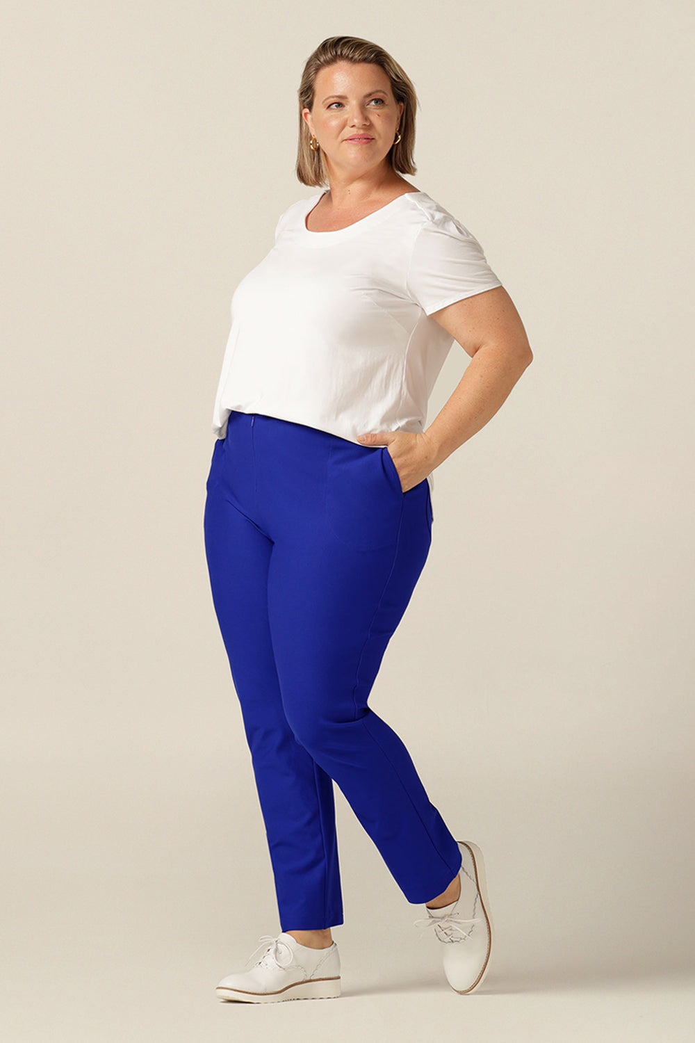 stretch-fabric, skinny leg work pant in with pockets and flat zip fastening