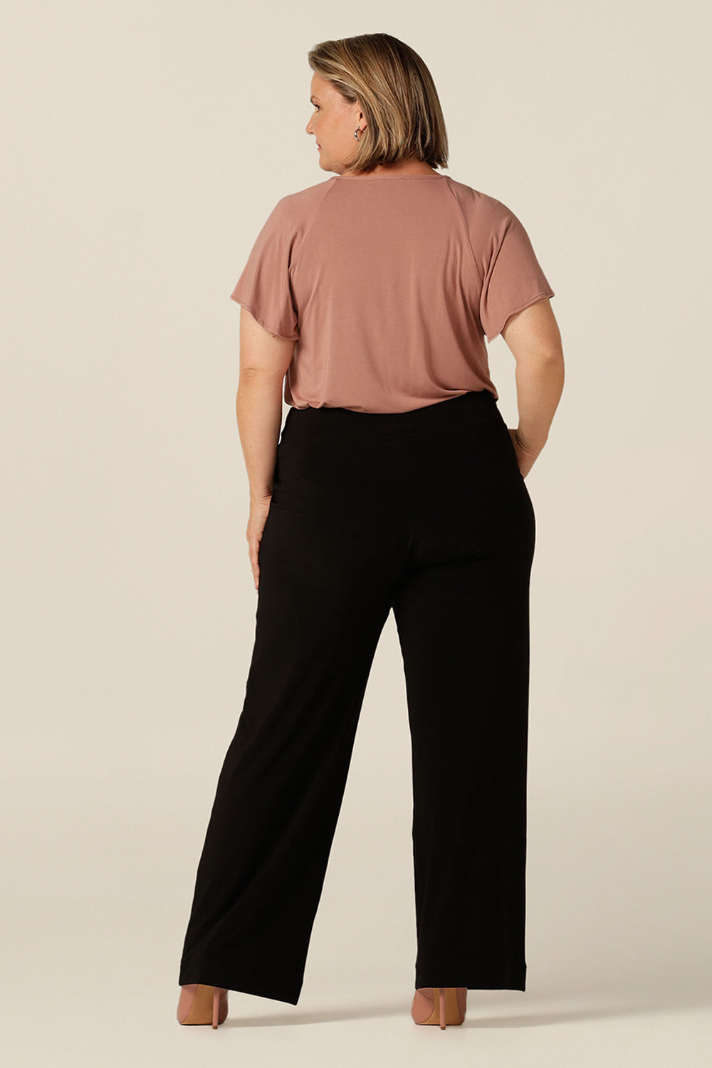 comfortable black wide leg pant with pockets for work and weekend