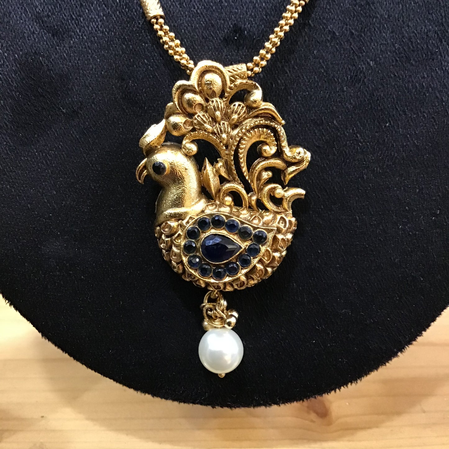 Black Gold Look Pendant Set