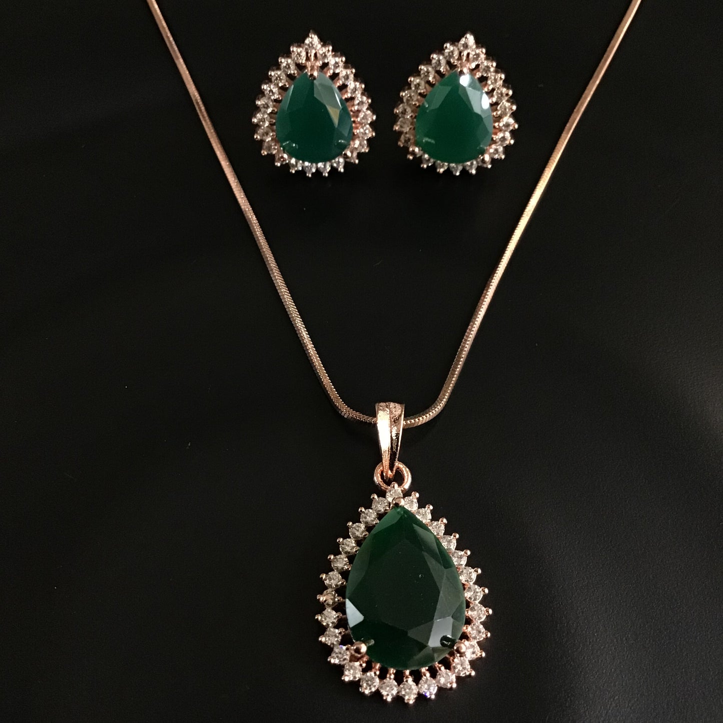 Zircon/AD Pendant Set