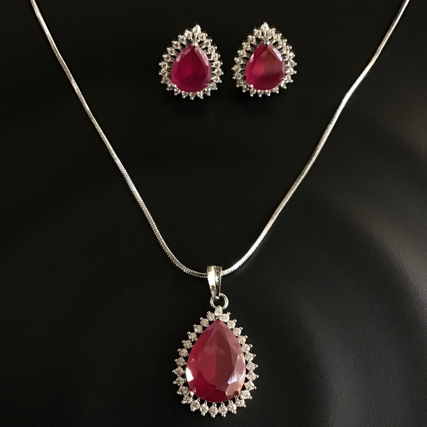 Zircon/AD Pendant Set