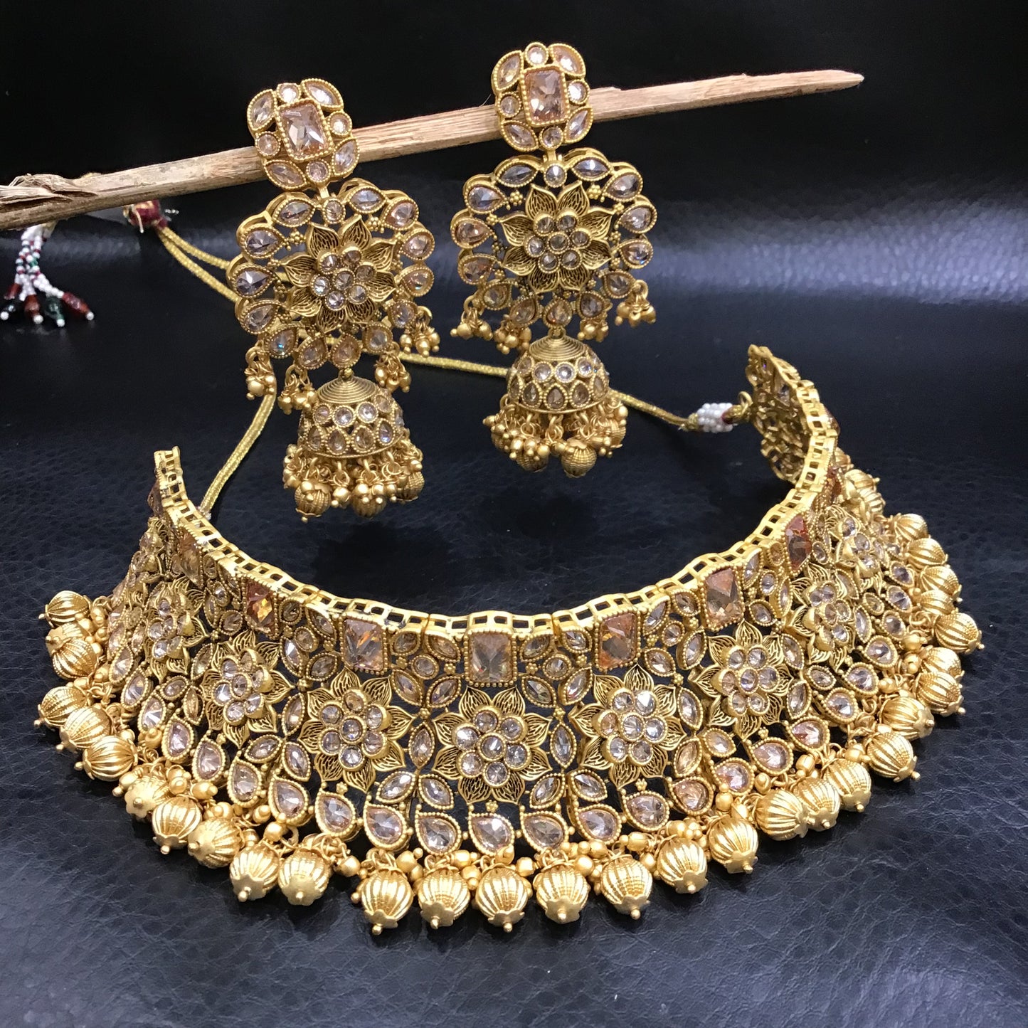 Gold Gold Look Necklace Set