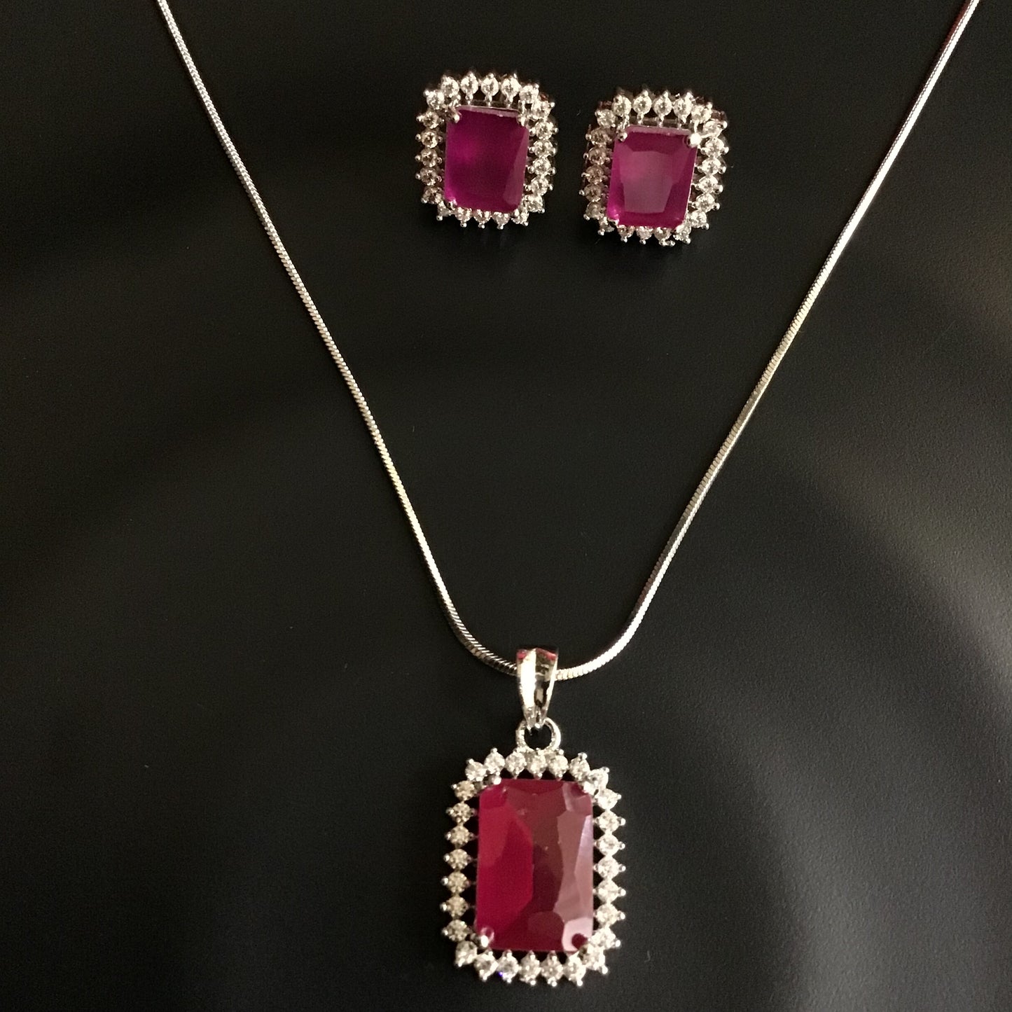 Zircon/AD Pendant Set