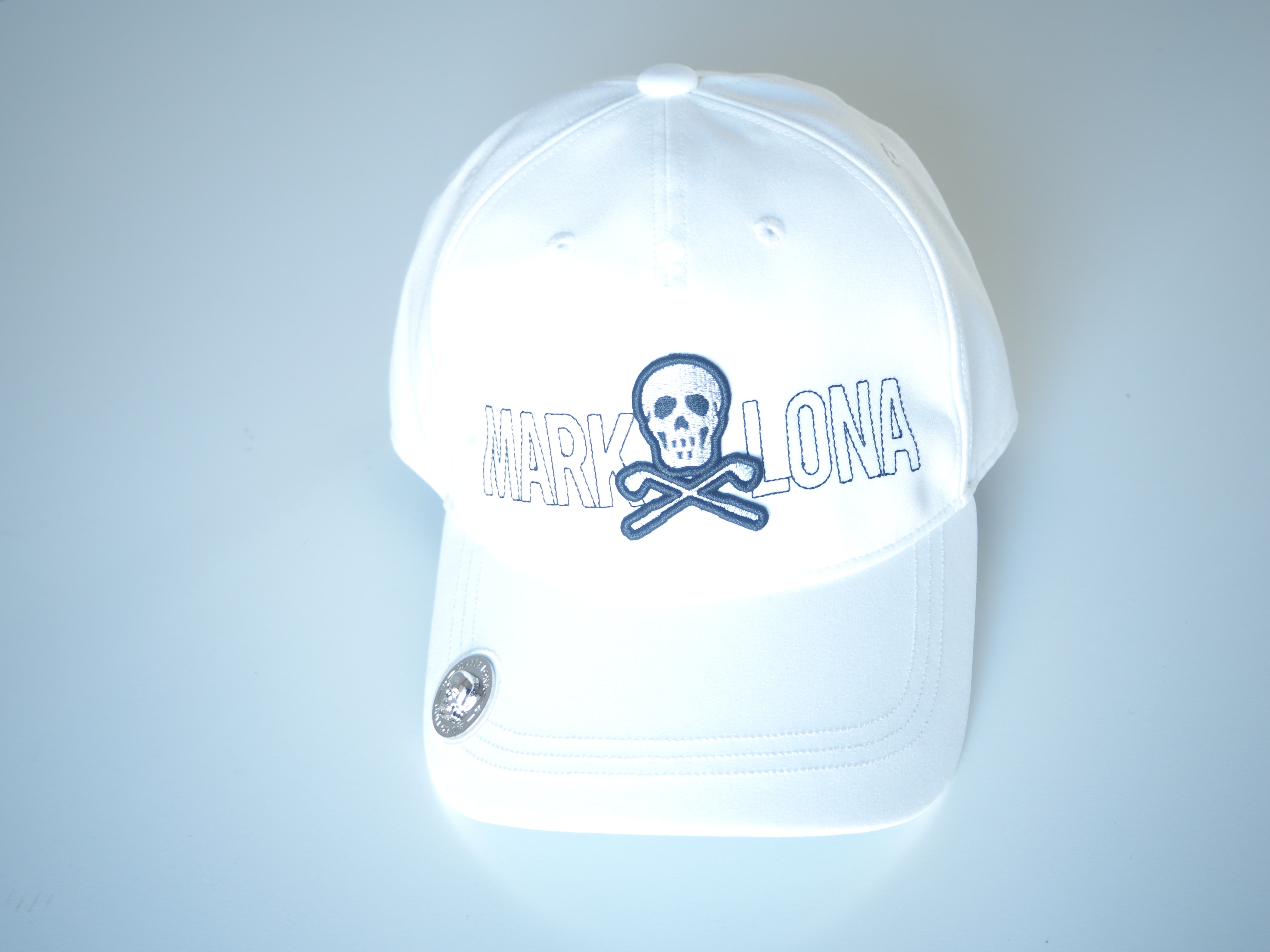 MARK&LONA（マークアンドロナ） | G.O.D Cap W/Ball Marker | MEN and WOMEN | マーカー付きキャップ  | ホワイト | ユニセックス