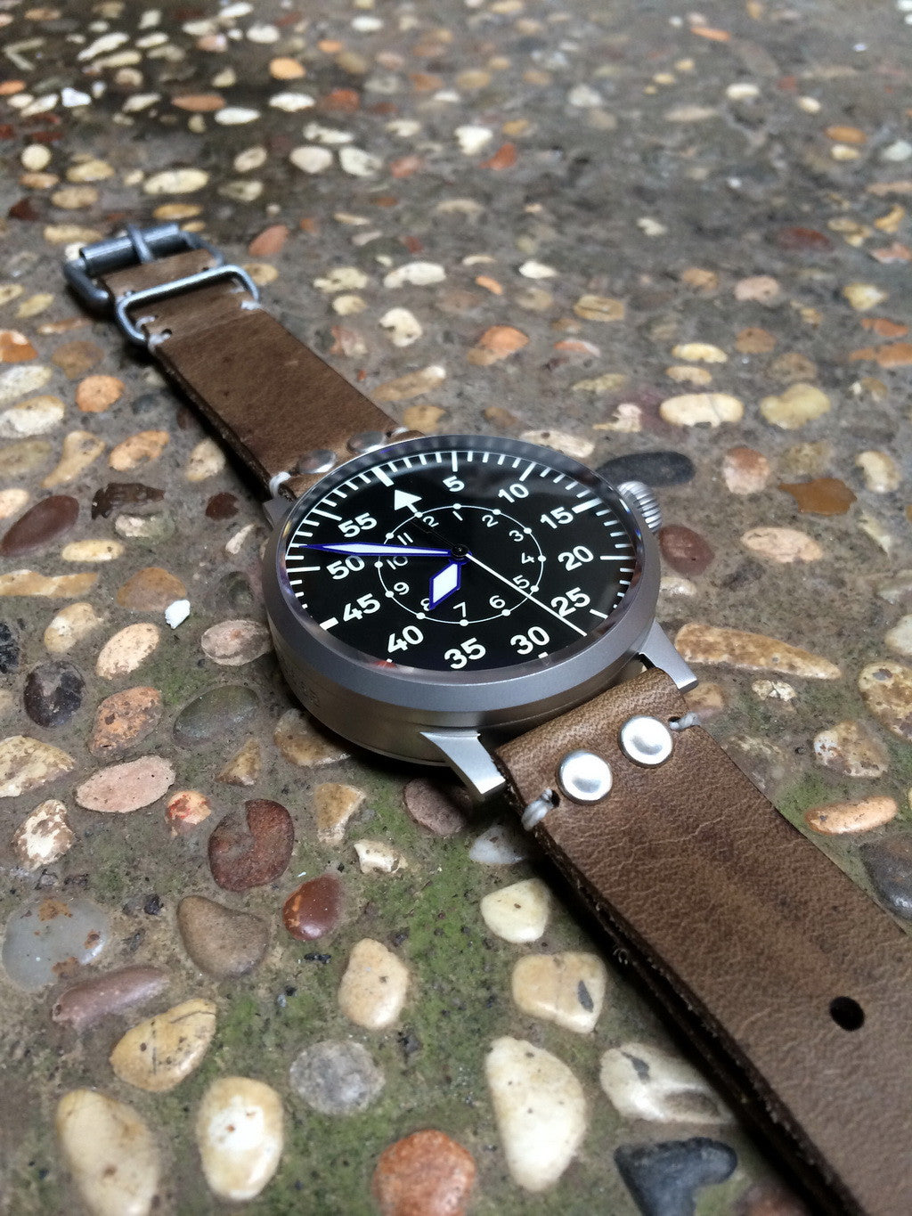 Athaya Vintage AV001 Pilot  Av001_watch_03