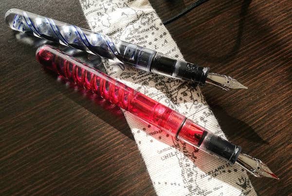 Additive fountain pens