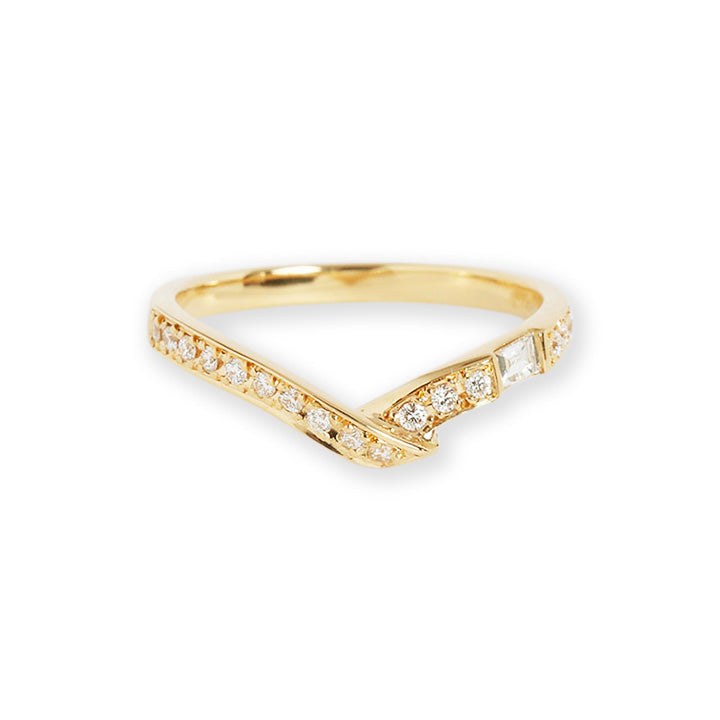 Baguette cut Diamond Ribbon Ring – Avaron STANDARD JEWELRY