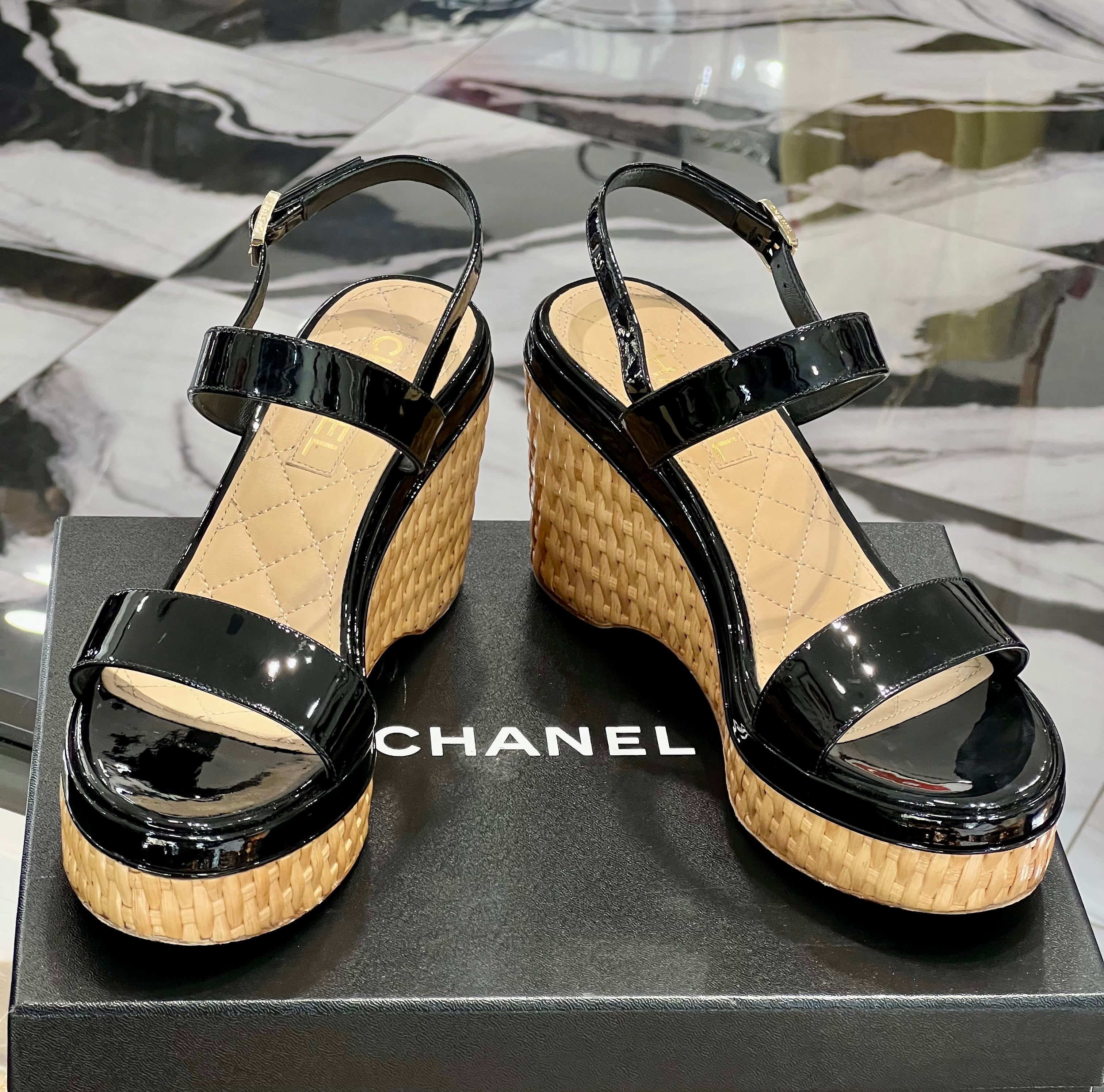 CHANEL CC Raffia Platform Heel Sandals – Caroline's Fashion Luxuries